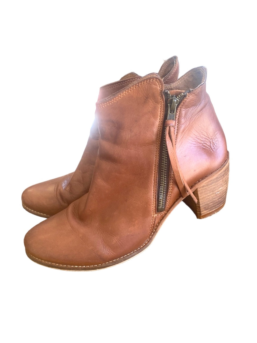 Brown Leather Ankle Boots | Size 39